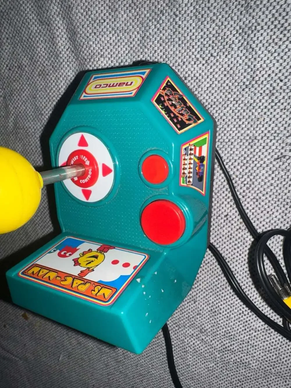 2004 Jakks Pacific Namco Ms. Pac-Man 5-in-1 Plug & Play TV Game